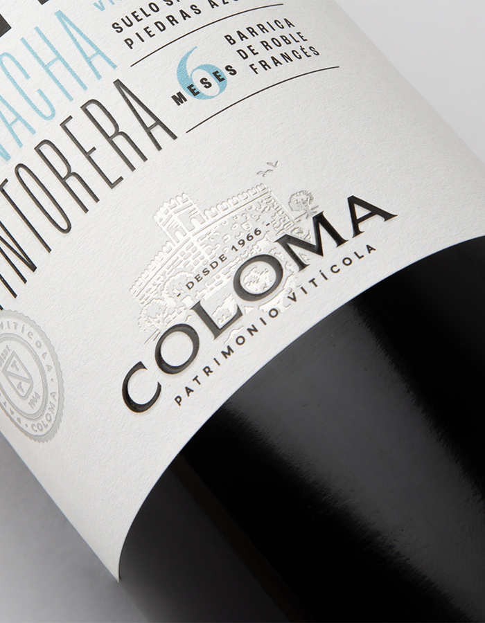 Diseño de packaging para vino Sin Medias Tintas - Eva Arias Graphic Studio