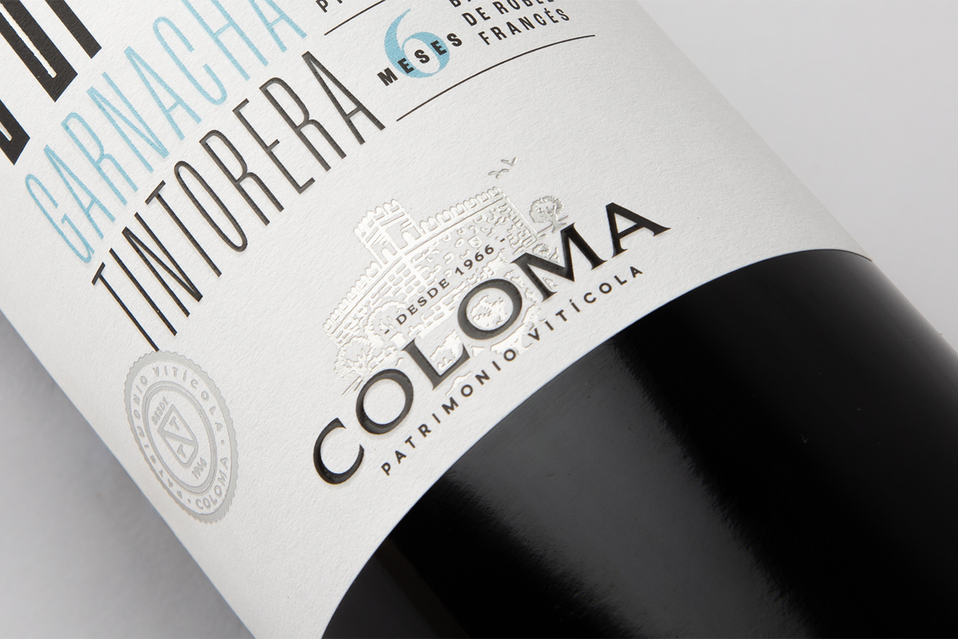 Diseño de packaging para vino Sin Medias Tintas - Eva Arias Graphic Studio
