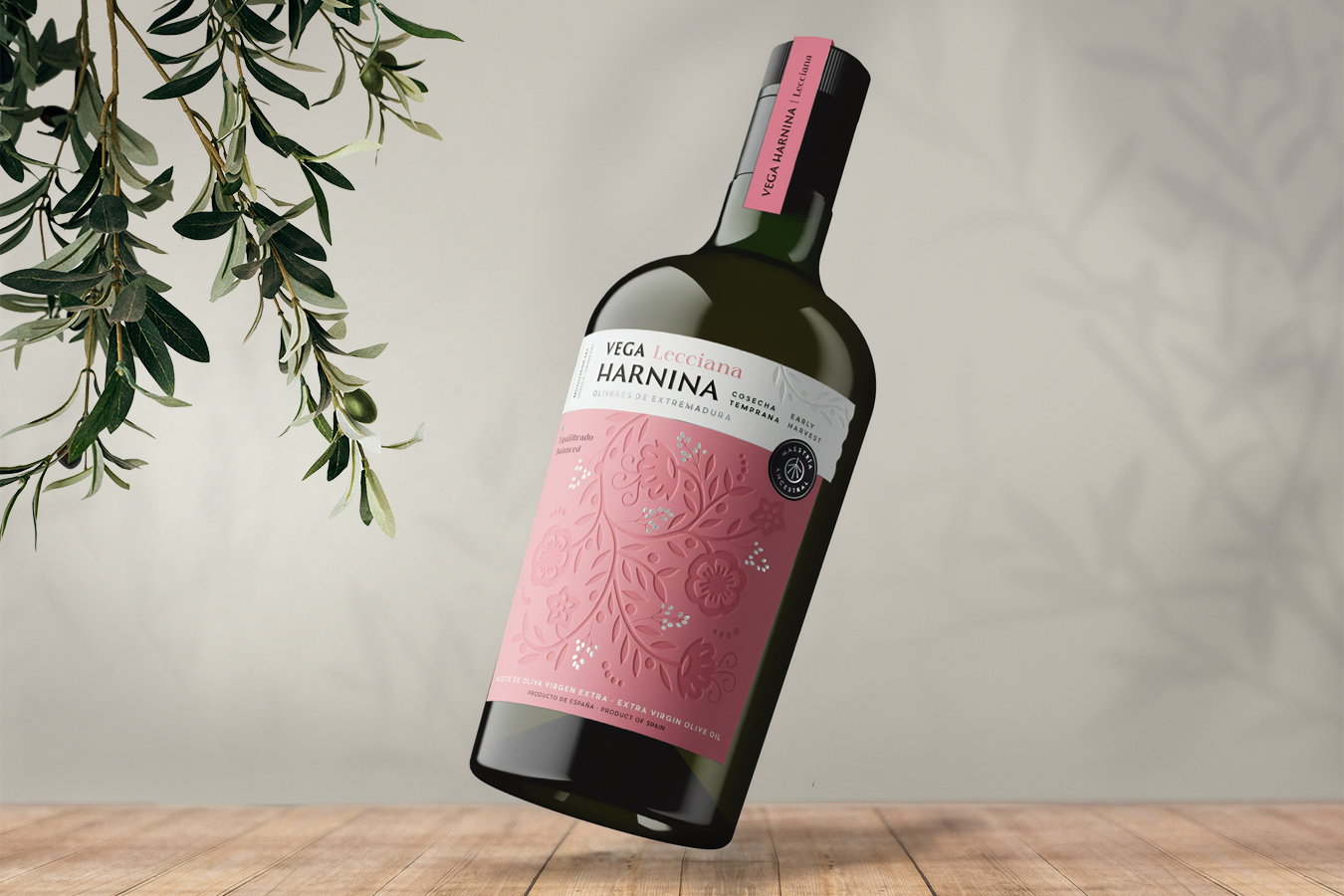 Diseño de packaging estratégico para aceite de oliva virgen extra - Eva Arias Studio