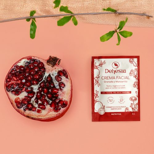 Diseño de packaging estratégico para sachets de cosmética natural - Eva Arias Studio