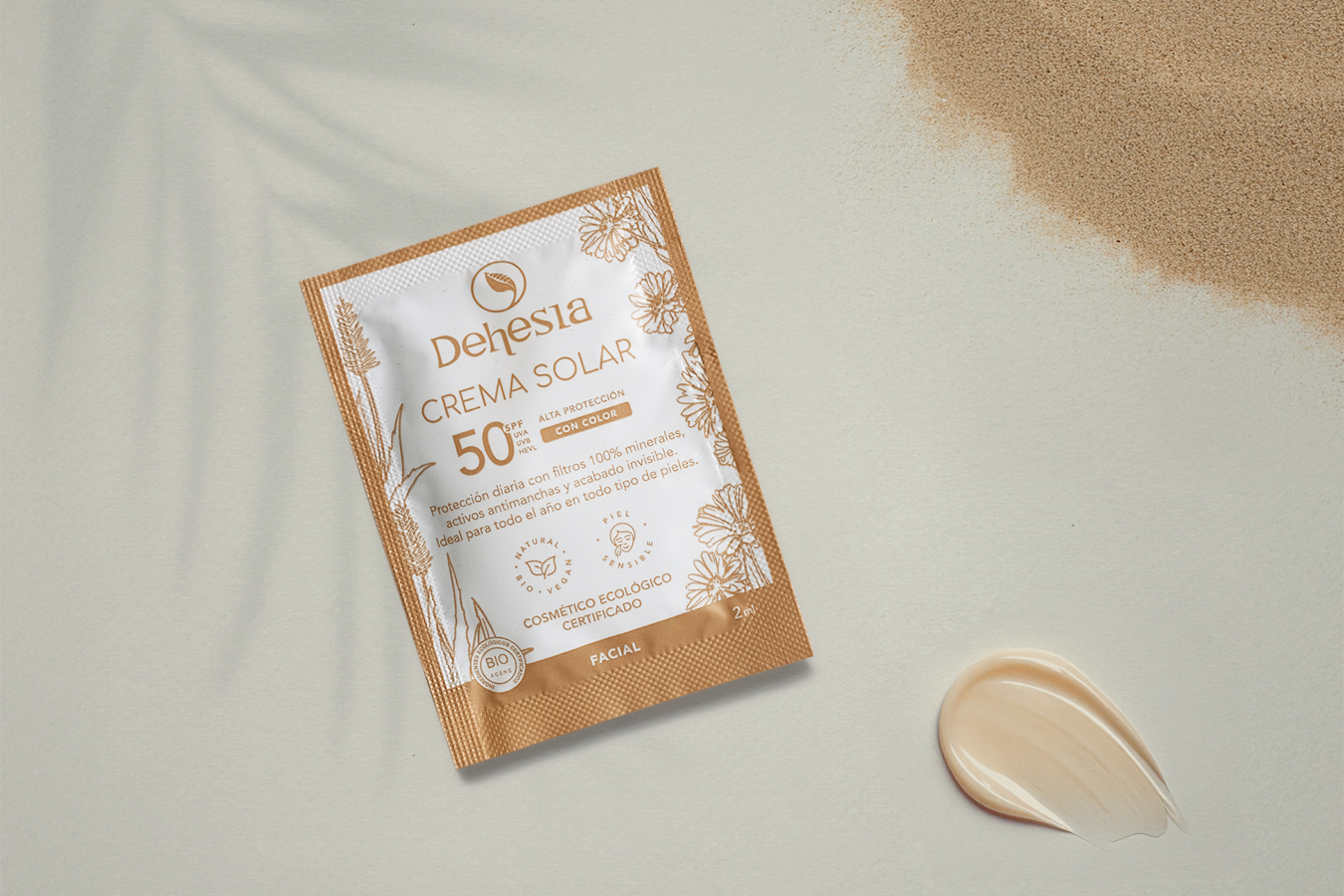 Diseño de packaging estratégico para sachets de cosmética natural - Eva Arias Studio